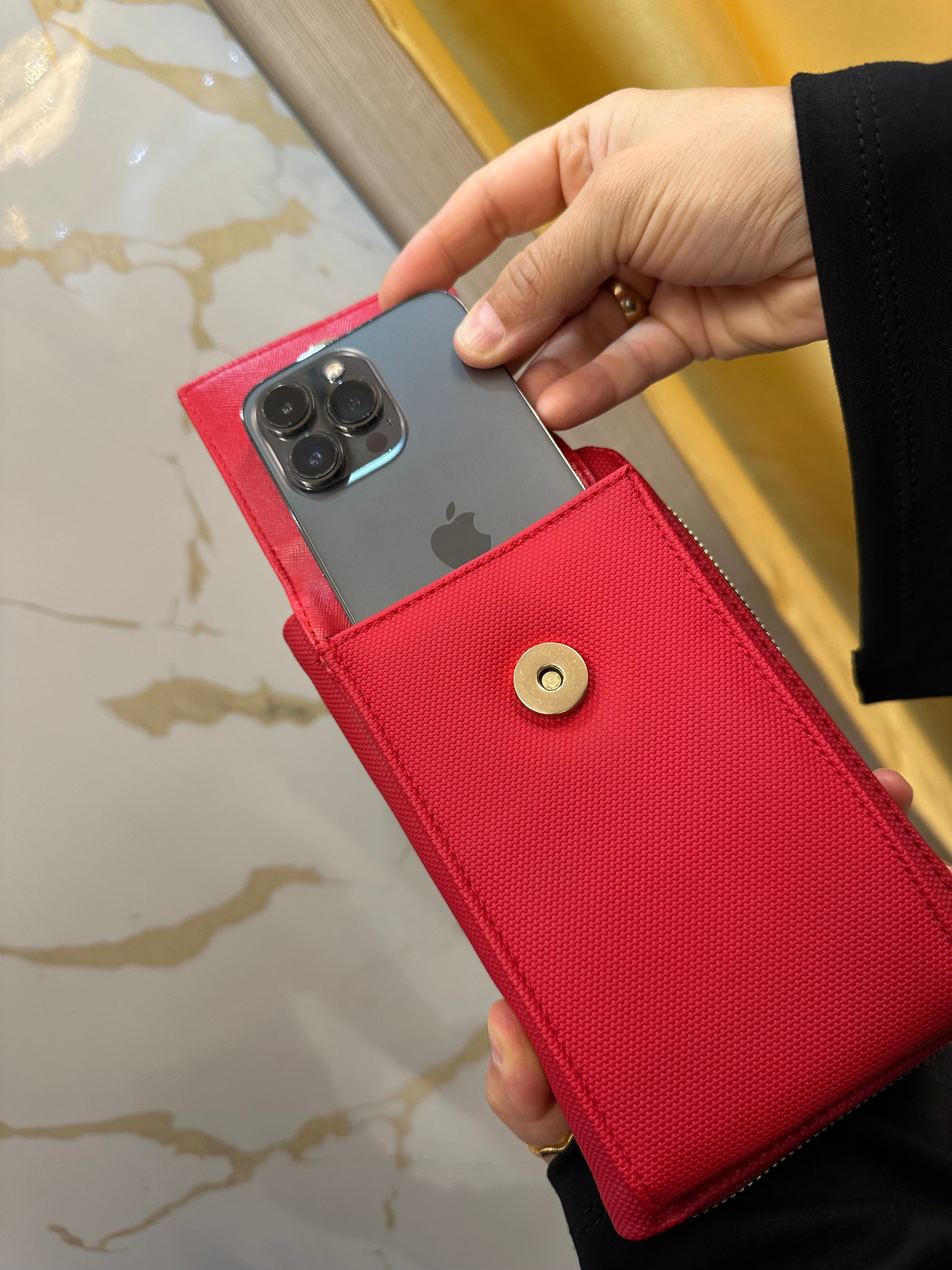 Armine Phone Bag