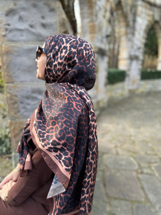 Rüya - Leopar Başörtüsü