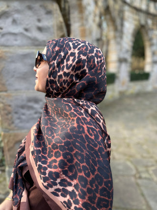 Rüya - Leopar Başörtüsü
