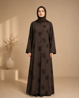 Dezent besticktes Kleid