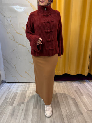 Strickjacke mit Flechtknöpfen
